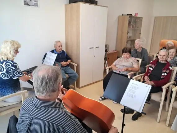 75e09de3-46f0-40df-a021-cd5ccd897044