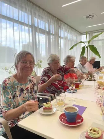 a01bd072-7e45-4a7e-b3e4-dfeb9f7a9f0e