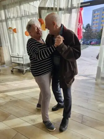 e5be51b1-1cb5-4c81-aebe-d38f291b3d6a