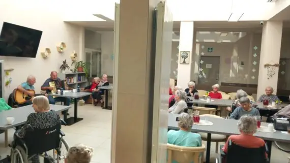 f9ea0fa1-4d7c-44fd-bfb1-58432ad25c1e (1)