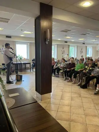 fce4289e-993f-4fd6-8433-32ddf570b7ac