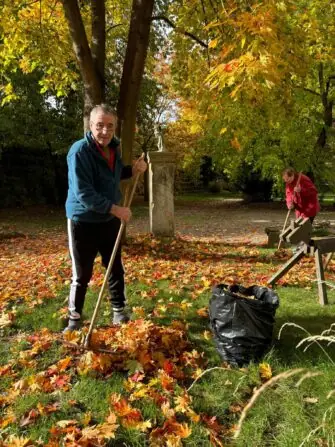 hrabání listí (3)