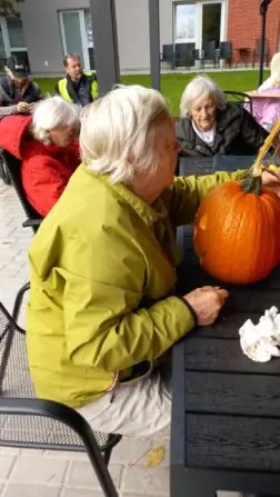 1a34ef73-c2a2-46c9-9bc6-fefbe3b10e1c