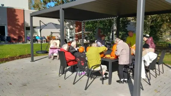 2b7d2dd6-1434-4dfb-99a3-01fa46de1a2a (1)