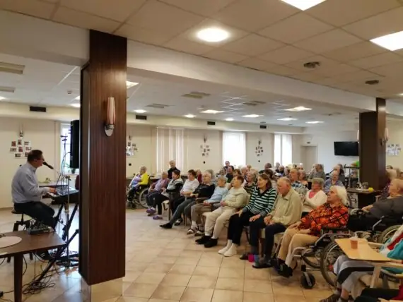 39b2032d-6a31-4135-9bb1-dbc321562057