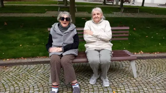 c04380a6-9aa1-4b61-9af8-929ee774405c