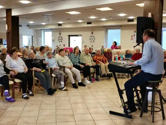 d2b2c012-f152-46ea-a85b-41bc9dc74c25