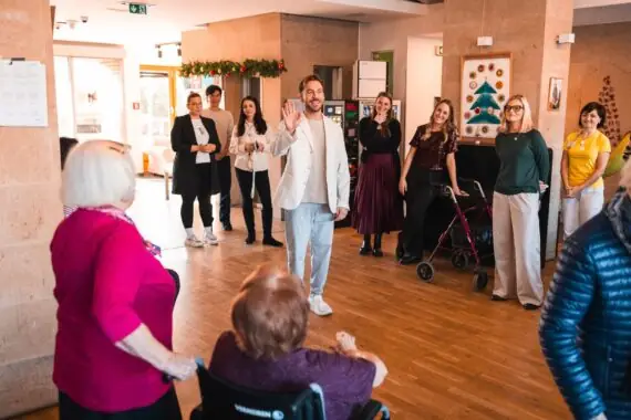 04b7a9bd-cc6f-4755-bd49-fbe7cbb45232