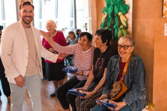 4ab4d7d7-f545-4ee2-a021-1bbe2a1c42eb