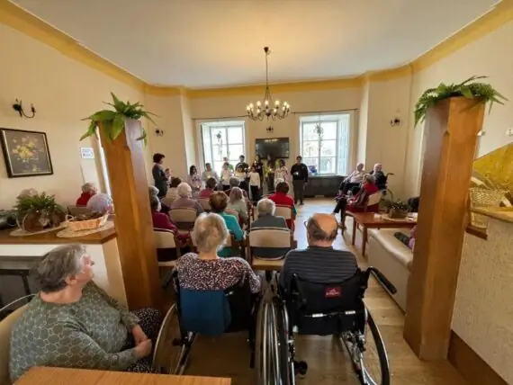 d6c93087-02fd-4343-89f6-8b385a389dea