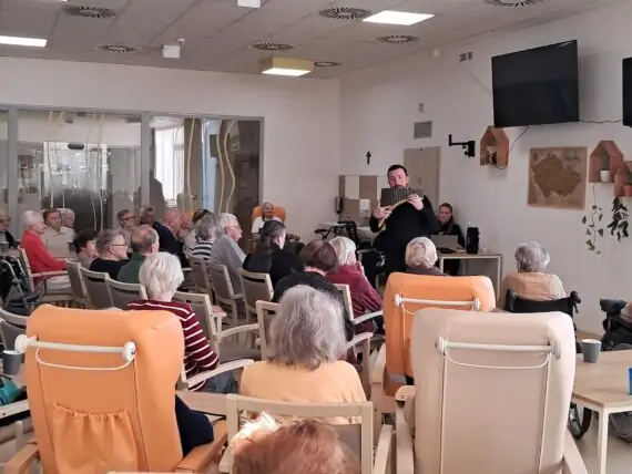 d71bd2a0-668d-4f6b-9906-2ab7941dc85c