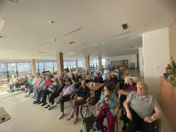 motion_photo_2655985943820038591