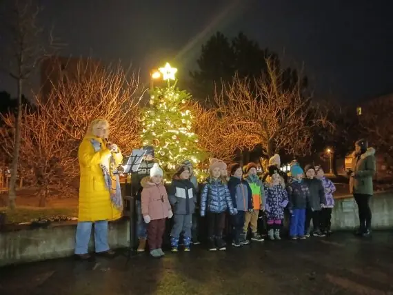 Rozsvícení stromku (3)