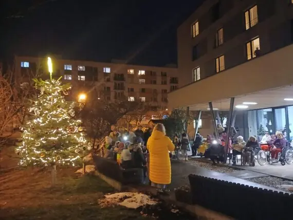 Rozsvícení stromku (8)