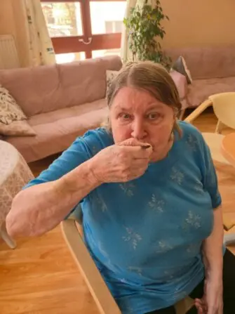 b8a4b3e5-30a2-4fe4-b962-cbbb2a104af2