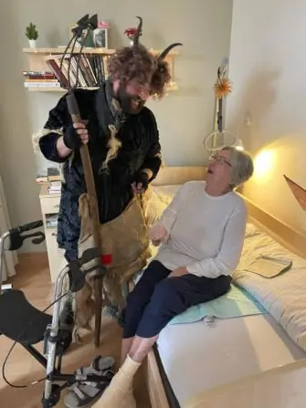 1000041109-1152x1536