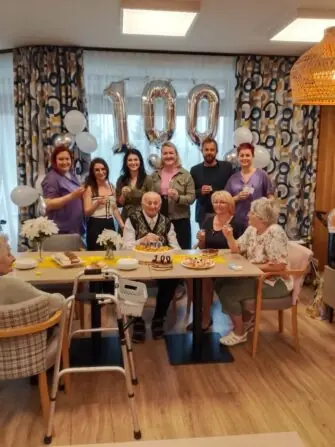 Oslava 100. narozenin pana Pechy