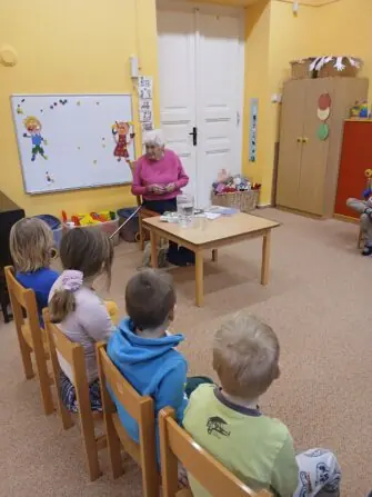 čtecí babičky - Mš Sluníčko (1)