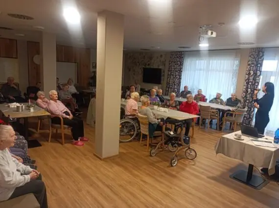 Křeslo pro hosta: Andrea Moravcová v SeniorCentru Chotěboř