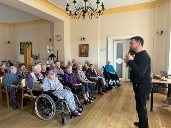 0a2c5929-d93a-456b-b9f1-aa8a5a238719