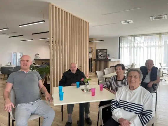 13289df9-78f8-495f-bff8-8d95607fc1d7_001