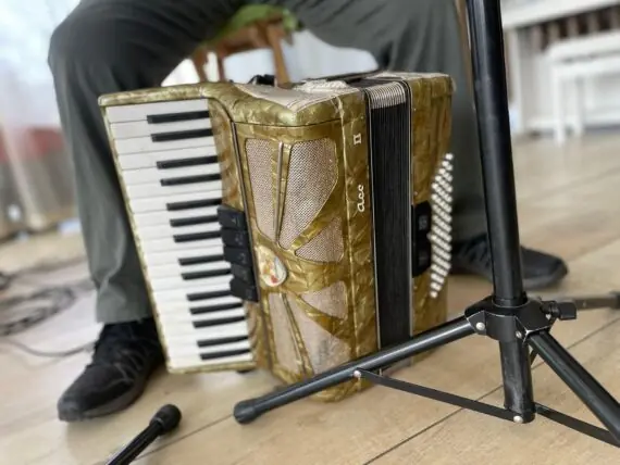 c8cc555e-7f72-4a1d-b6c7-d9ab5774cb95_003