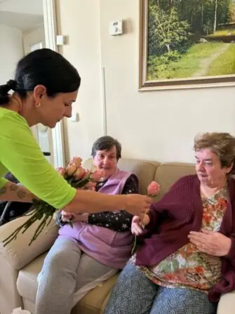 dd2cec2f-5d2a-4d4a-a473-17eafc86c189