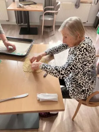 67417c77-d2cf-45c8-bdf8-89186c26713f (1)